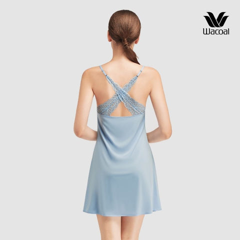Đầm ngủ chéo dây IIN4416